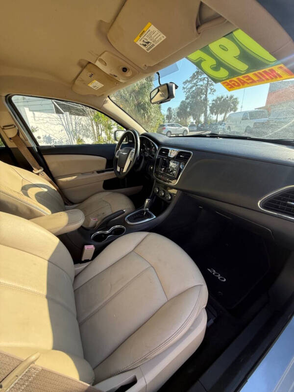 2013 Chrysler 200 Limited