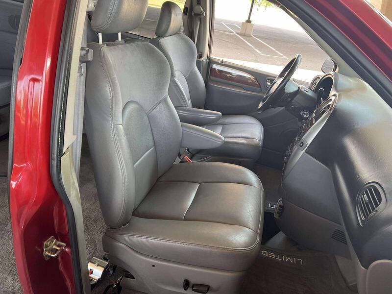 2005 Chrysler Town and Country Limited