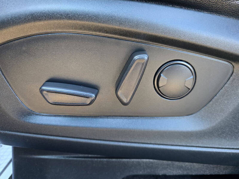 2020 Ford Explorer XLT - Photo 22