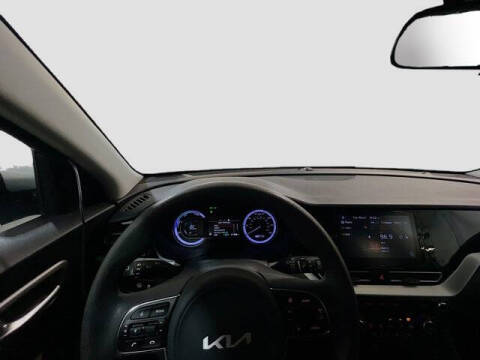 2022 Kia Niro LX