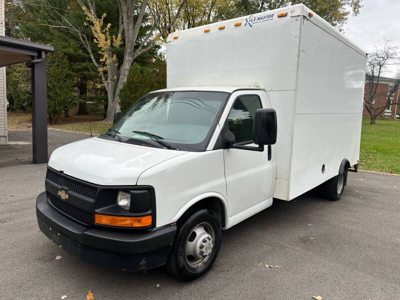 2017 Chevrolet Express Cutaway Base's photo
