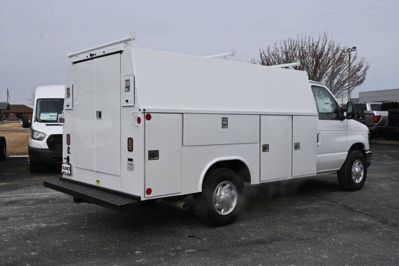2025 Ford E-Series
