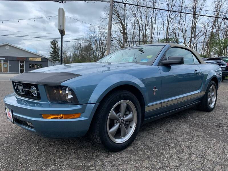2006 Ford Mustang for sale at MEDINA WHOLESALE LLC in Wadsworth OH