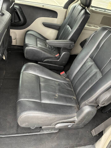 2014 Chrysler Town and Country Touring