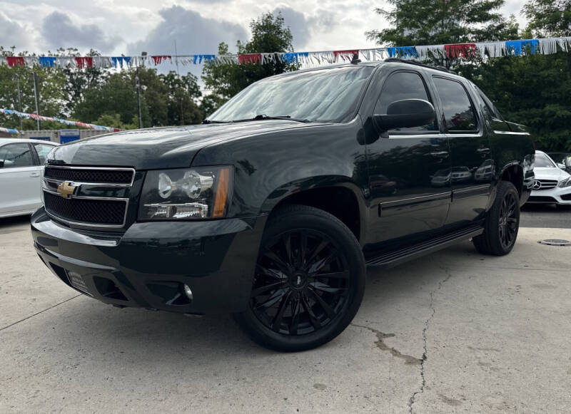2013 Chevrolet Avalanche LS Black Diamond