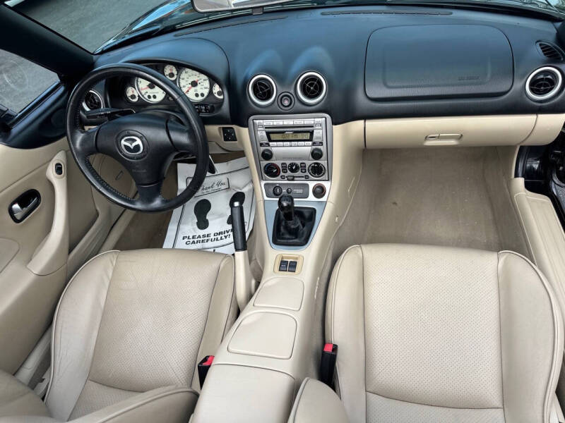 2004 Mazda MX-5 Miata LS
