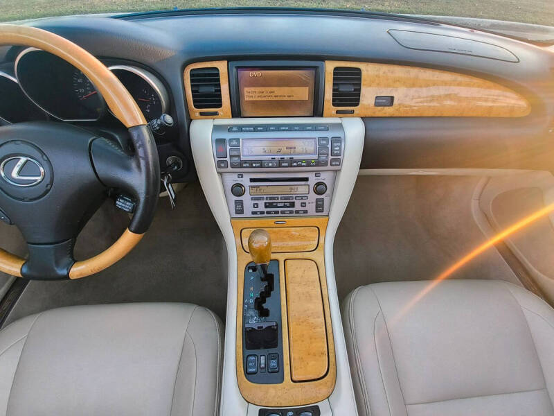 2004 Lexus SC 430