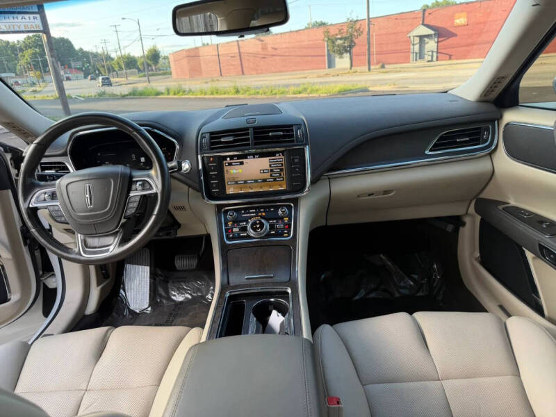2019 Lincoln Continental Select