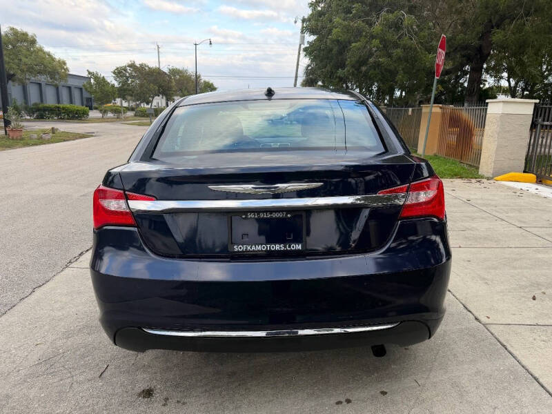 2014 Chrysler 200 LX