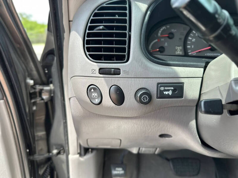 2003 Toyota Sequoia SR5