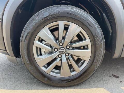 2024 Nissan Pathfinder SV