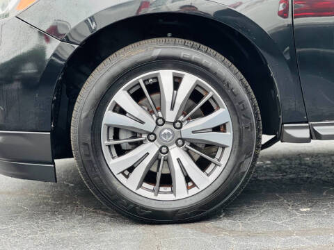2018 Nissan Pathfinder SV