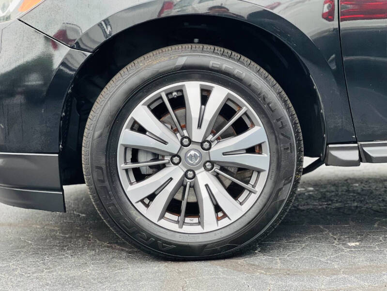 2018 Nissan Pathfinder SV