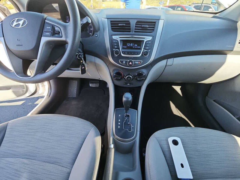 2017 Hyundai Accent SE