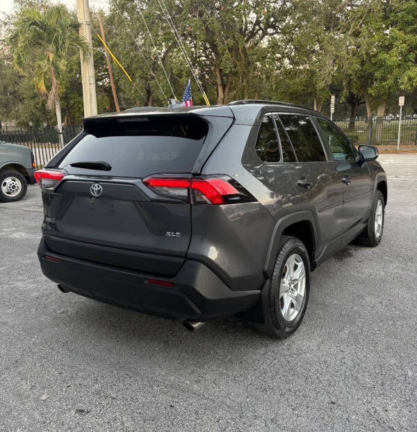 2021 Toyota RAV4 XLE