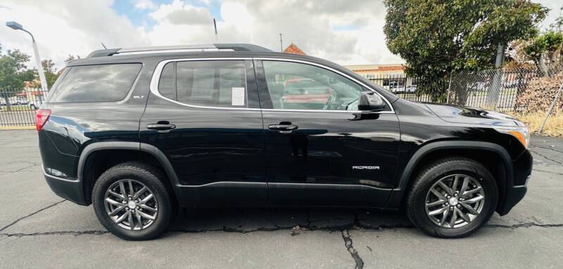 2017 GMC Acadia SLT-1