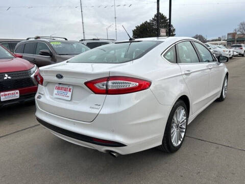 2016 Ford Fusion SE