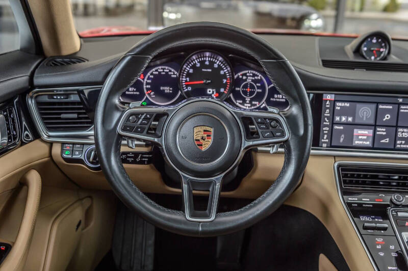 2018 Porsche Panamera 4