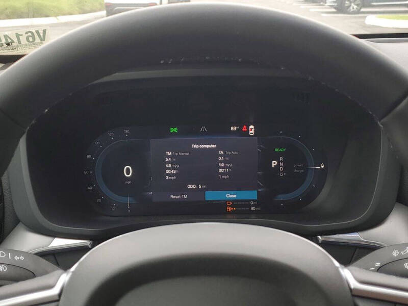 2025 Volvo XC60 T8 Core Dark Theme