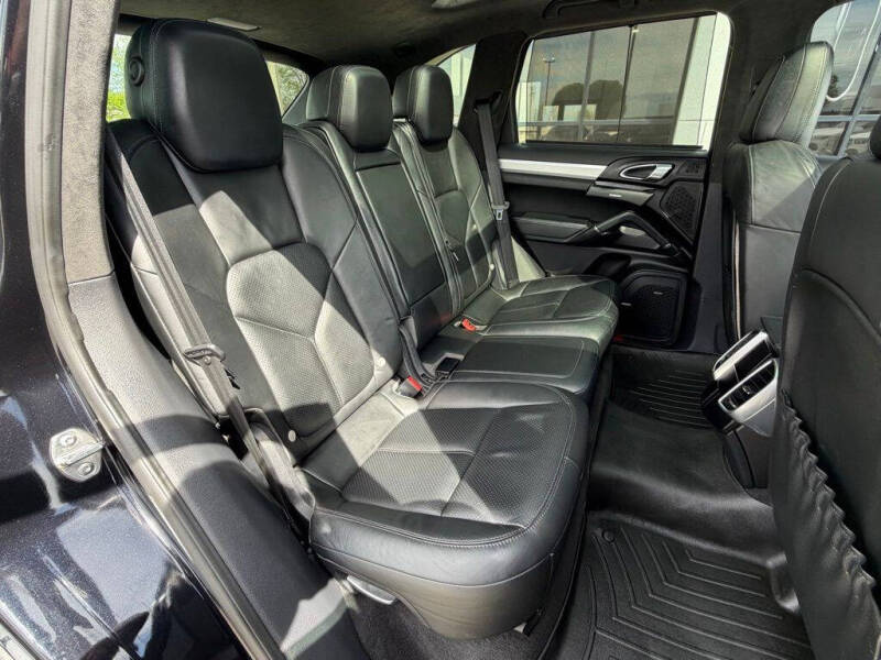 2013 Porsche Cayenne GTS