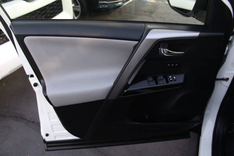 2017 Toyota RAV4 Hybrid Limited