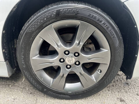 2011 Toyota Sienna SE 8-Passenger