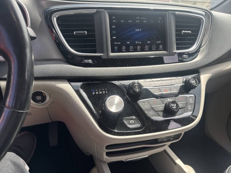 2020 Chrysler Pacifica Touring L