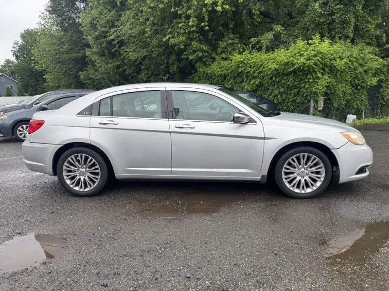 2011 Chrysler 200 Limited