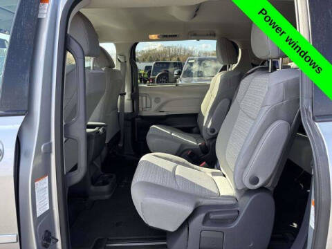 2021 Toyota Sienna LE 8-Passenger