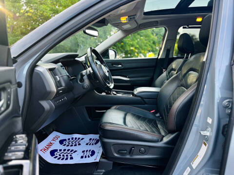 2022 Nissan Pathfinder Platinum