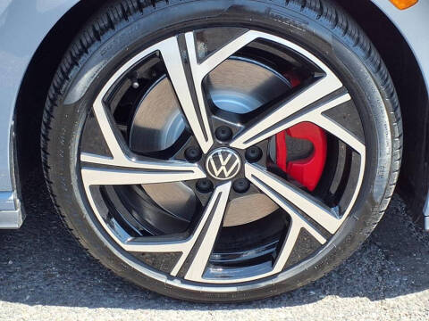 2025 Volkswagen Golf GTI SE