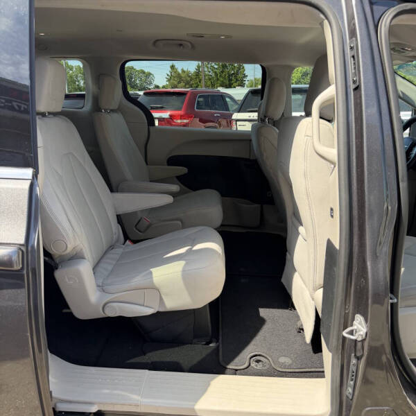 2017 Chrysler Pacifica Touring