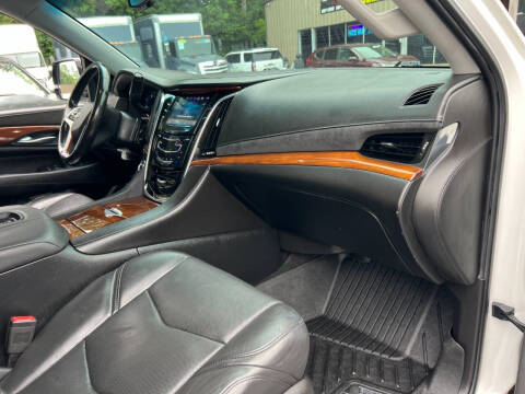 2017 Cadillac Escalade ESV Standard