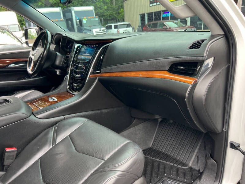 2017 Cadillac Escalade ESV Standard