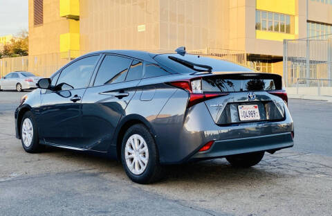 2022 Toyota Prius LE