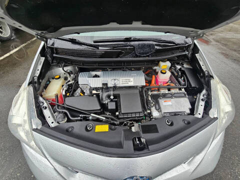 2012 Toyota Prius v Two