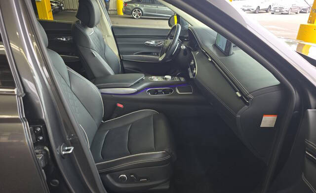 2024 Genesis Electrified GV70