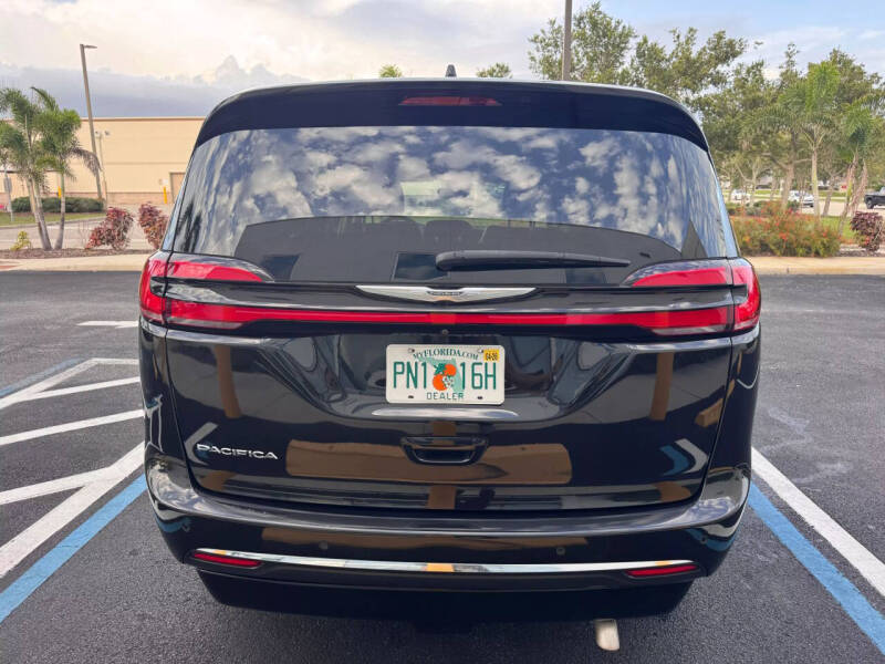 2022 Chrysler Pacifica Touring L