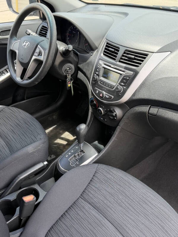 2017 Hyundai Accent SE