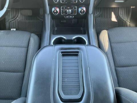 2024 GMC Yukon XL SLE