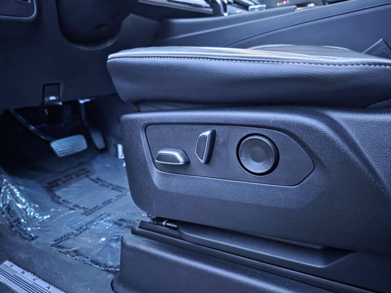 2023 Cadillac Escalade Premium Luxury