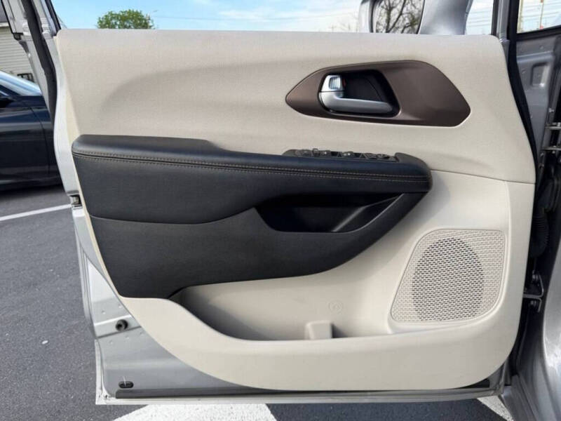 2017 Chrysler Pacifica Touring Plus