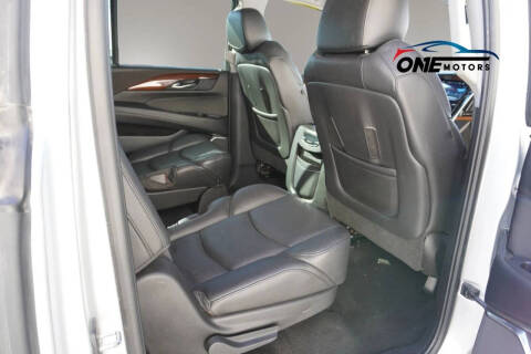 2017 Cadillac Escalade ESV Luxury