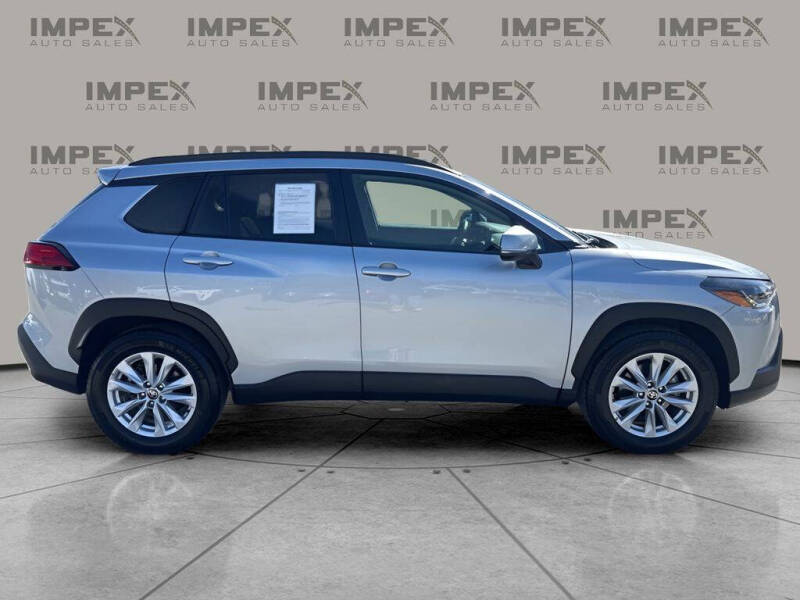 2024 Toyota Corolla Cross LE