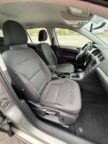 2017 Volkswagen Golf TSI S