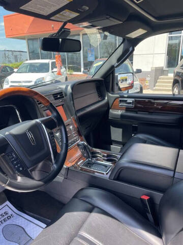 2017 Lincoln Navigator Select