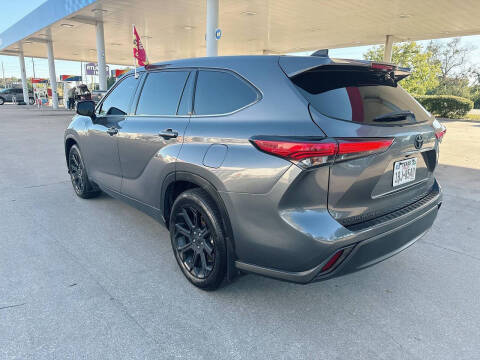 2022 Toyota Highlander L