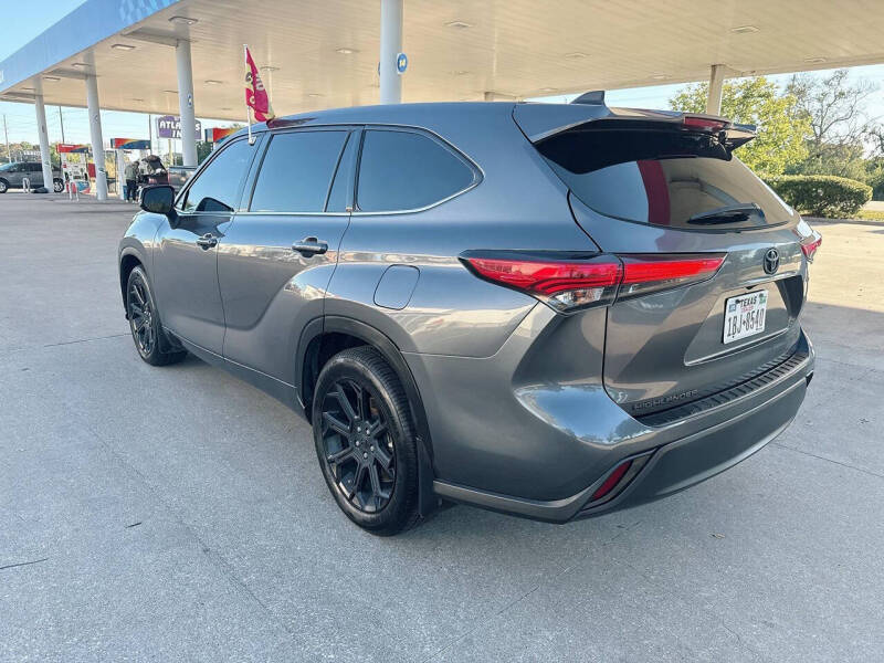 2022 Toyota Highlander L