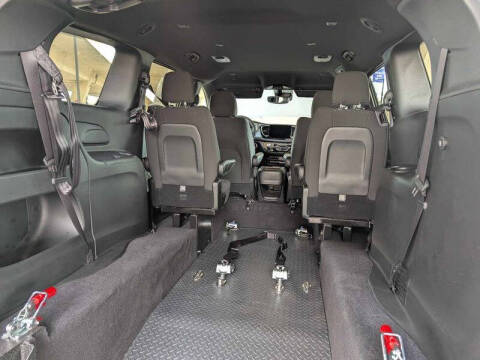 2024 Chrysler Pacifica Touring