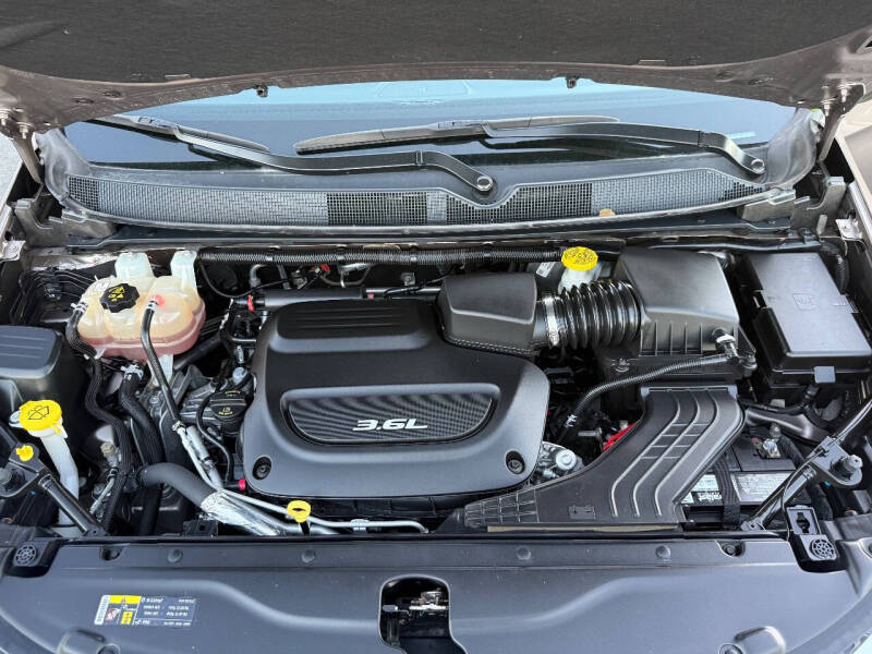 2017 Chrysler Pacifica Touring-L Plus